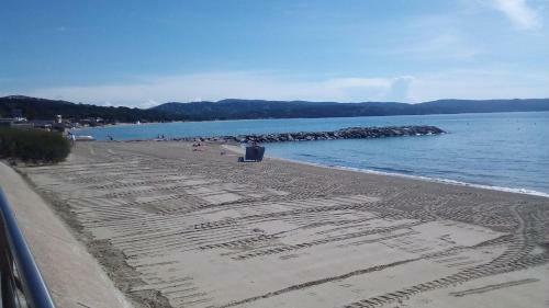 Apartamento Studio de 27 M� + 70 M� de Jardin � 100 M Des Plages