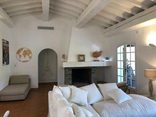 Maison Sous Les Pins