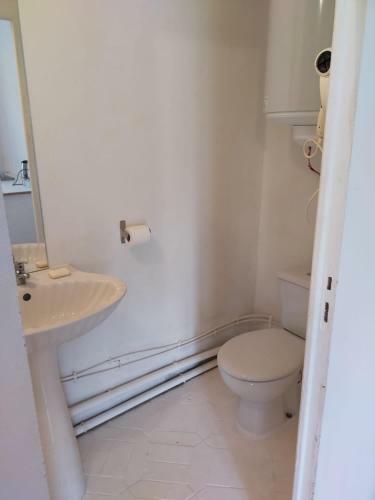 Hostal Chambres De Cercy-la-tour