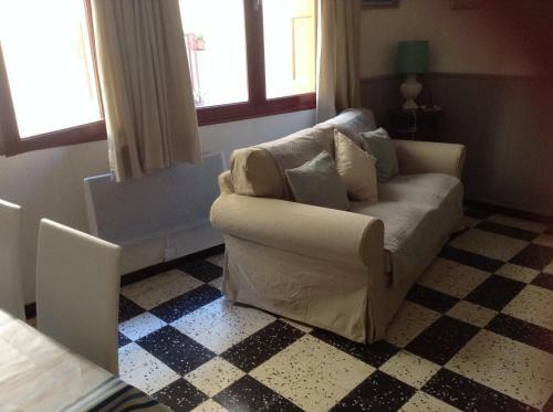 4 Rue P�re Guisset