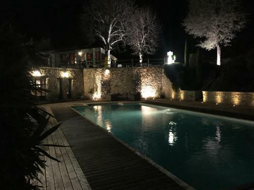 G�tes Lumi�re En Luberon