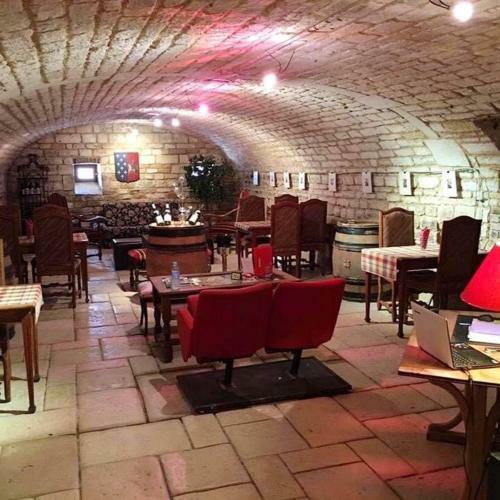 Maison De 3 Chambres Avec Jacuzzy Et Wifi A Chablis