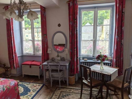 Bed & Breakfast Chailland Home With A View