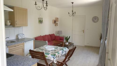 Cot� Marais
