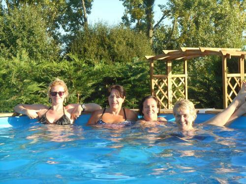 Rural Spacious Bungalow With Pool