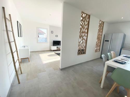 Belle Maison De 140m2, Proche Centre Ville