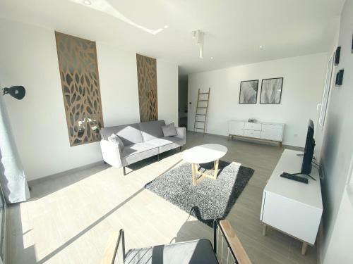 Belle Maison De 140m2, Proche Centre Ville