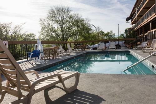 Hotel Timbers Lodge - Pigeon Forge