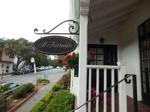 Hotel Pine Inn - Carmel