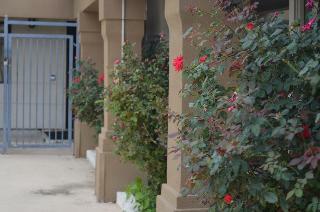 Summit Inn Hotel & Suites