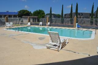 Summit Inn Hotel & Suites