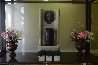 Summit Inn Hotel & Suites
