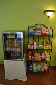 Summit Inn Hotel & Suites