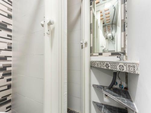 Spacious Apartment In Granada Near The Centre