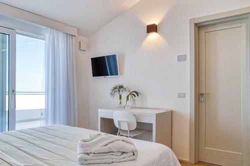 Supporter Deluxe Hotel