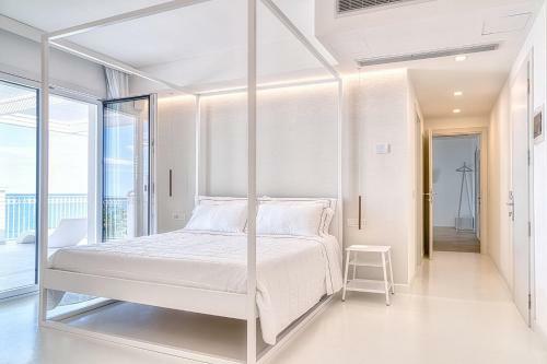 Supporter Deluxe Hotel