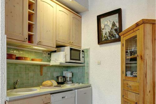 Apartment Lachenal - Alpes Travel - Central Chamonix (Sleeps 4)
