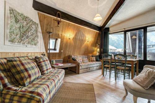 Apartment Lachenal - Alpes Travel - Central Chamonix (Sleeps 4)