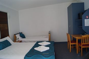 Tin Can Bay's Sleepy Lagoon Motel