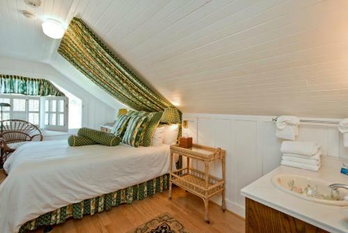 Bed & Breakfast Sea View Inn - Carmel