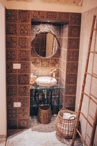 Amira 1899 Luxury Suite