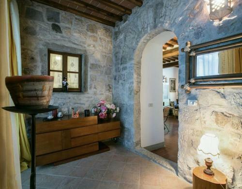 Tuscan Style Apartment, Shared Pool