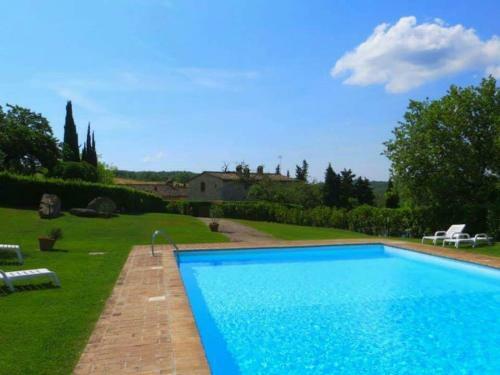 Tuscan Style Apartment, Shared Pool