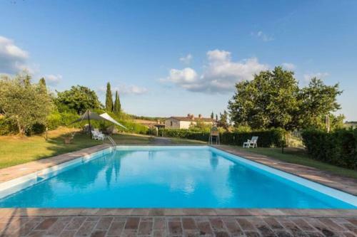Tuscan Style Apartment, Shared Pool