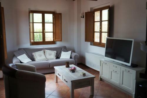Borgo Di Gaiole - Casa Bd - Apartment With A View & Travel Guide