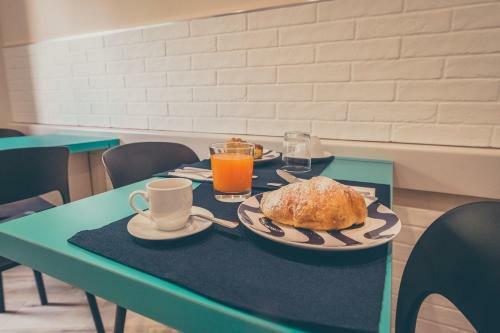Hostal Oltre Il Mare Guest House