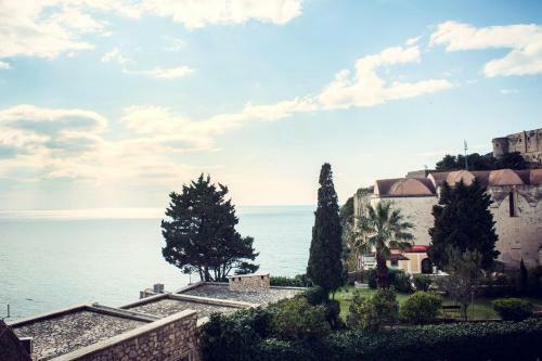 Seaview Apartment In The Old Town