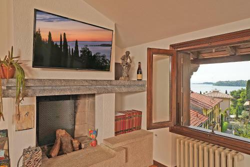 Valle Fiorita 42 - Lake View Apartment