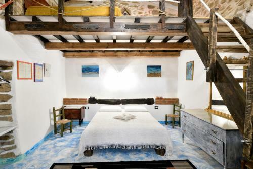La Pergola (old House)