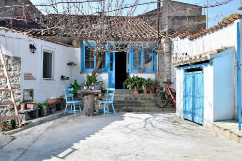 La Pergola (old House)