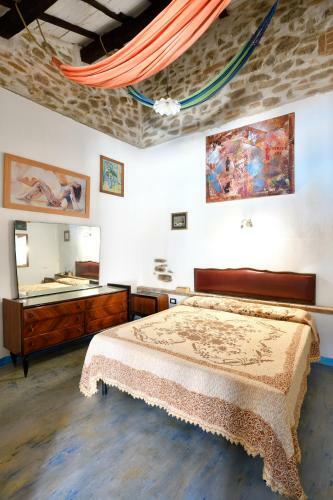 La Pergola (old House)