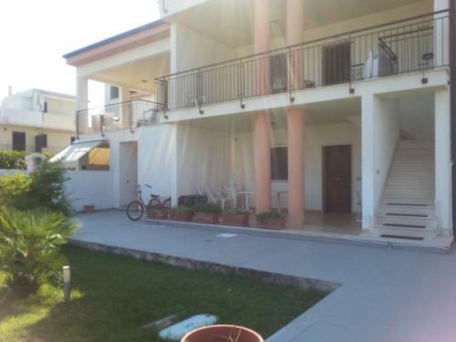 Lina Apartments