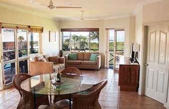 Aparthotel Moonlight Bay Suites