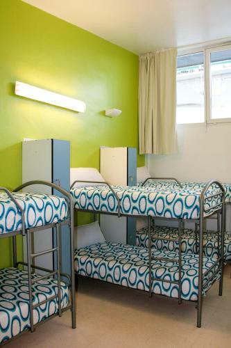 Mundaka Hostel & Sports Cafe