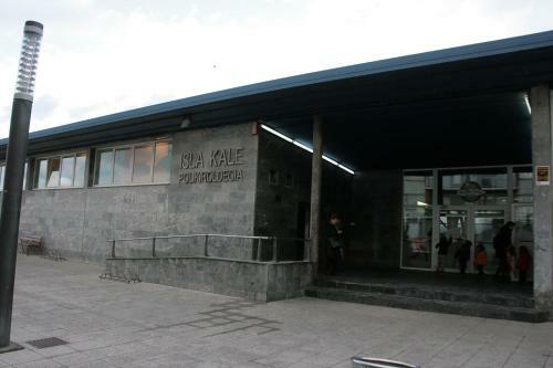 Mundaka Hostel & Sports Cafe