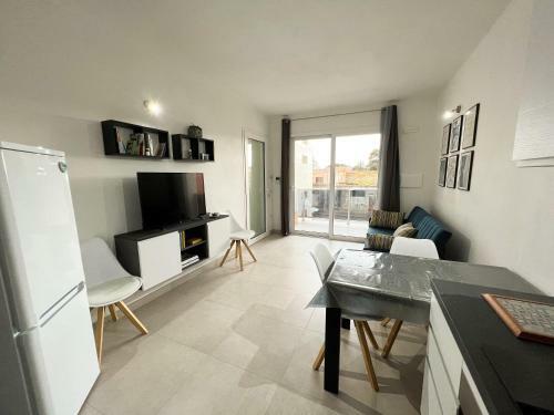 Sunnyside Apartment