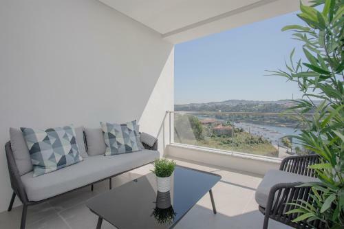 Liiiving In Porto - Luxury River View Apartments