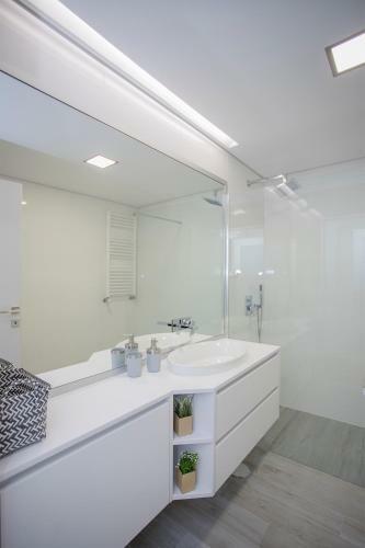 Liiiving In Porto - Luxury River View Apartments