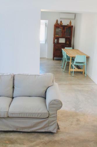 Mileu Slowhouse