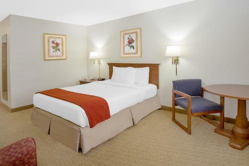 Hotel Baymont Inn And Suites Freeport