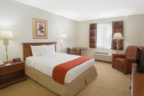 Hotel Baymont Inn And Suites Freeport
