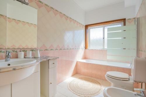 Private Gardened House - 5min From The Beach