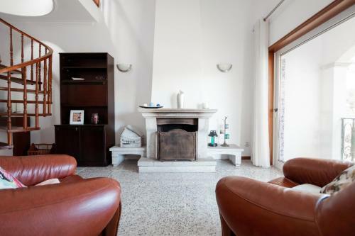 Private Gardened House - 5min From The Beach