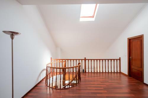 Private Gardened House - 5min From The Beach