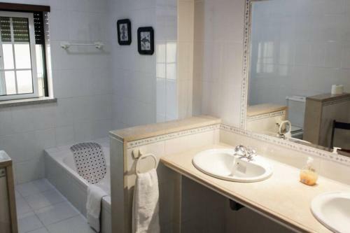 Casa De F�rias C/piscina - Viseu