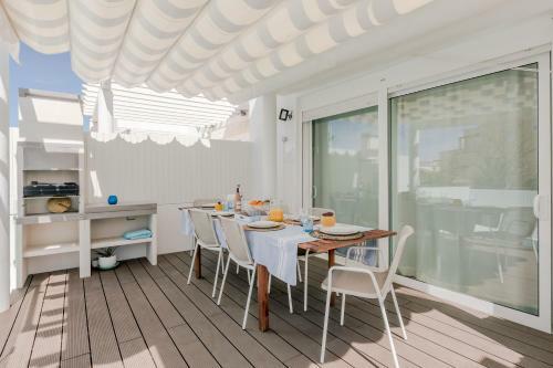 Seascape Villa W/ Pool And Rooftop Seaview Jacuzzi In Manta Rota